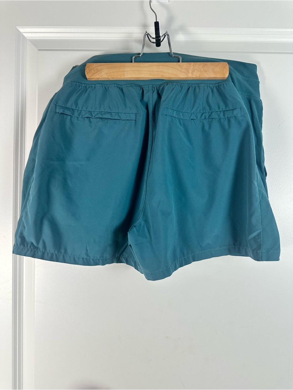 Athleta Women's Teal Shorts Size 10 Zip Pocket Ribbed Waist Athletic - Picture 4 of 7
